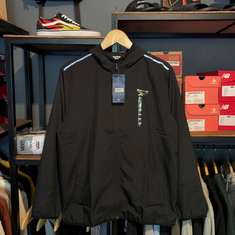Jual REEBOK MEN TRAINING JACKET BLACK ORIGINAL ( RESMI PT MAP ...