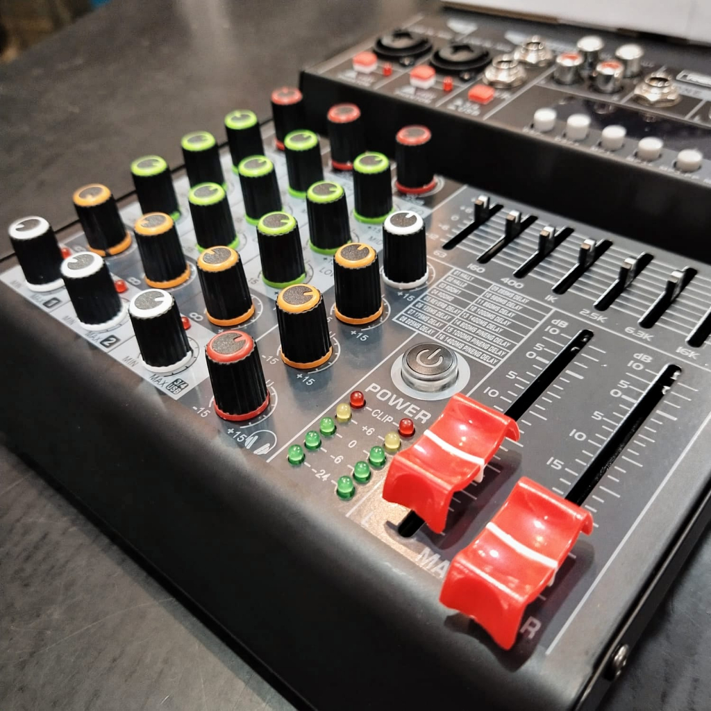 Jual Recording Tech Basic 4 mixer USB with Vocal Karaoke effect ...