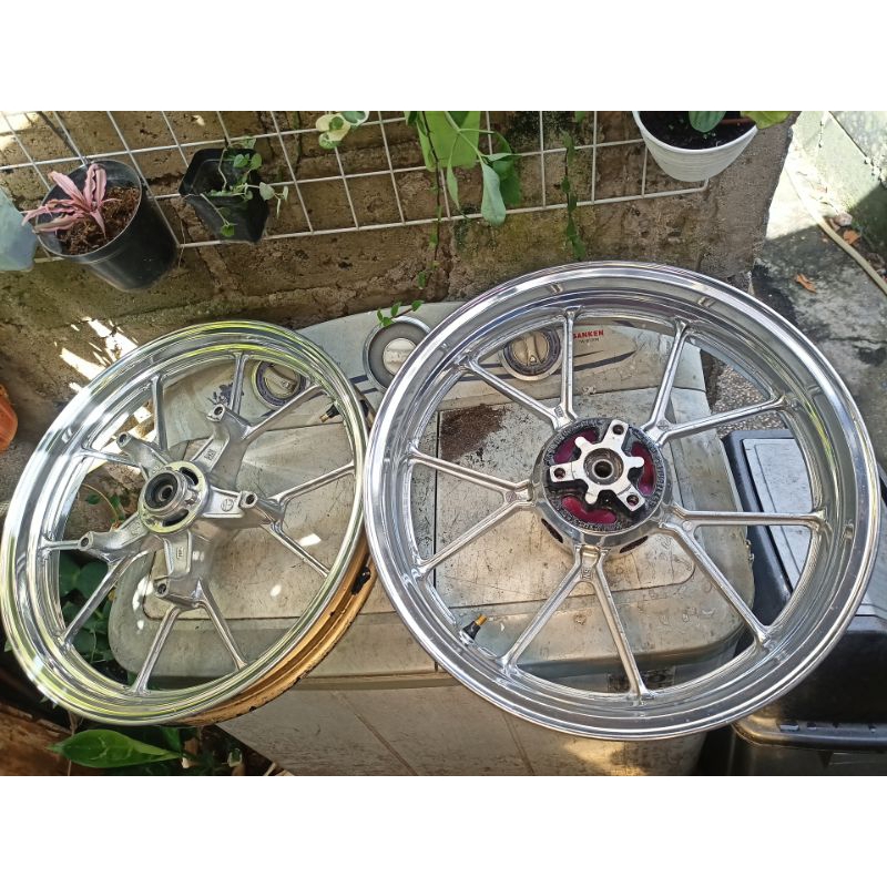 Jual Velg gsx r150 150r 150 r pelek racing palang original ori copotan ...
