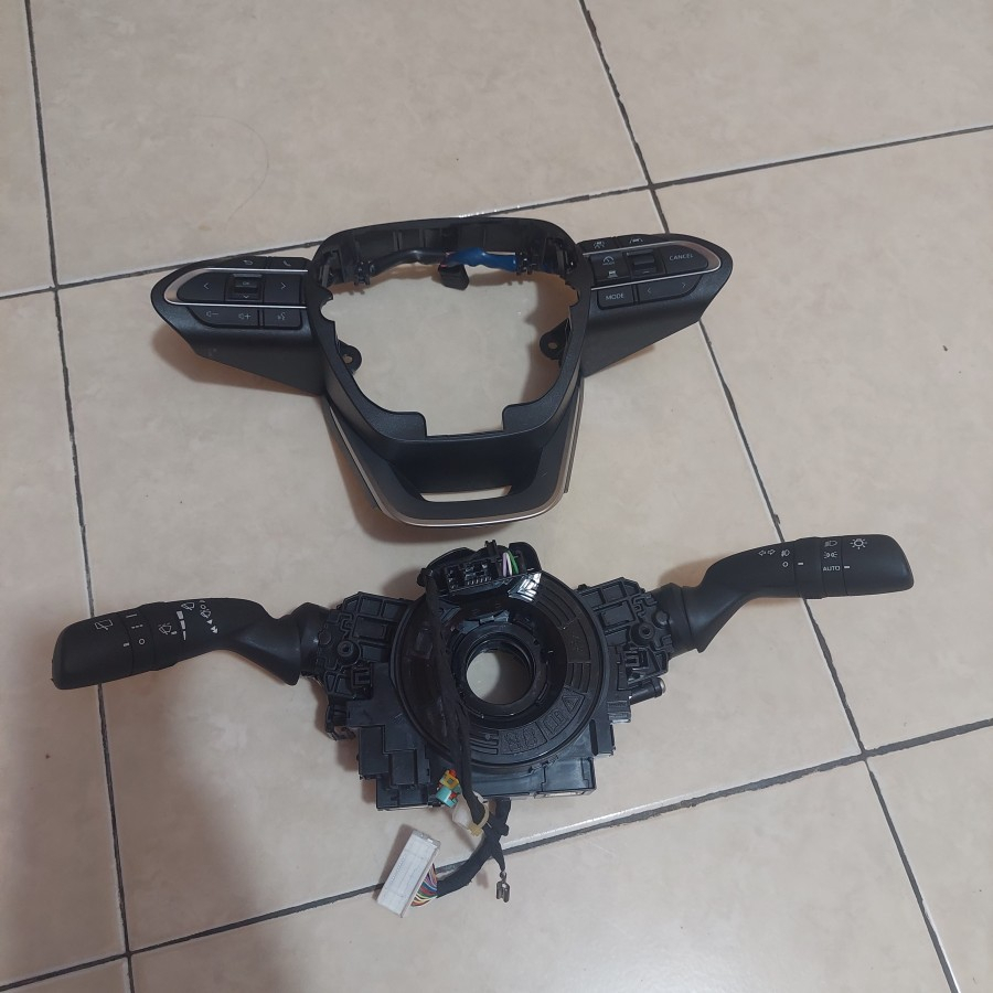 Jual saklar sein wiper innova zenix 2022 original toyota type ...
