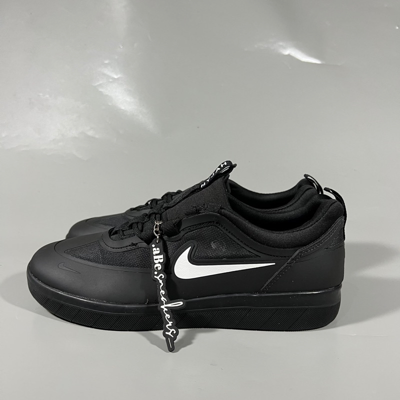 nike sb nyjah black