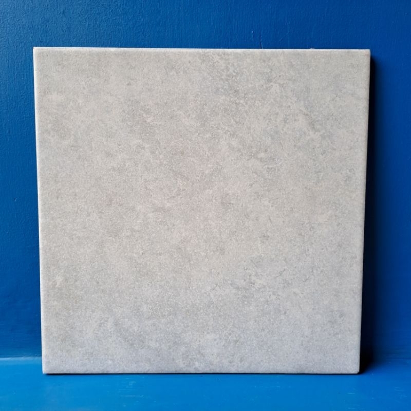 Jual keramik lantai kamar mandi abu abu / keramik rustic / keramik