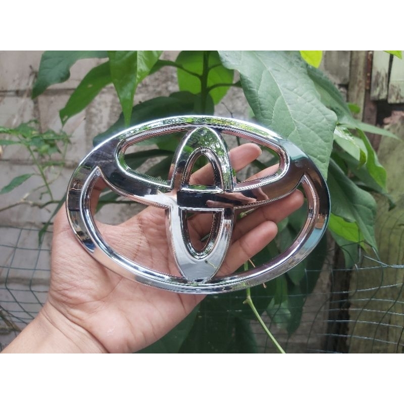 Jual Logo Depan Toyota Innova Reborn Emblem Grill Depan Toyota Innova Reborn