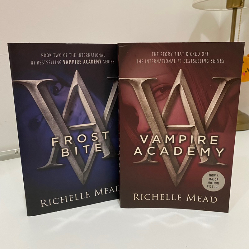 Jual Preloved: VAMPIRE ACADEMY SERIES by RICHELLE MEAD | Shopee Indonesia