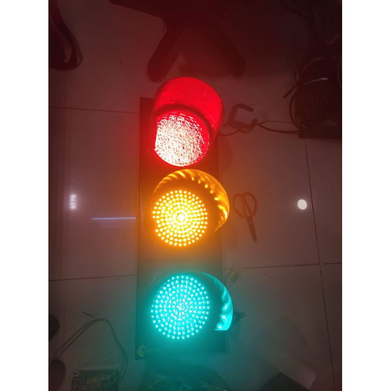 Jual Lampu Lalulintas / Traffic Light 3 Aspek 20 CM Merah kuning Hijau ...