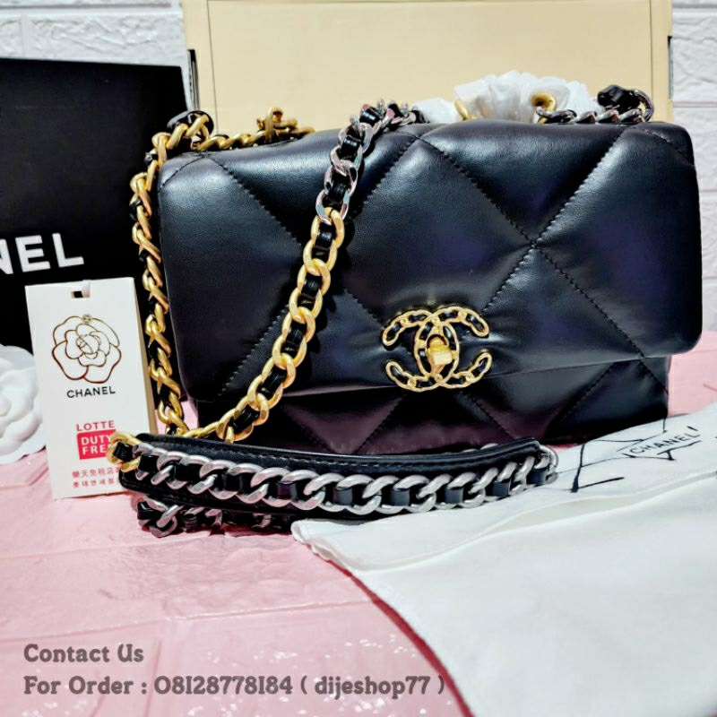 Chanel AS1162 Chanel 19 Maxi Flap Bag Lambskin B02875 Apricot