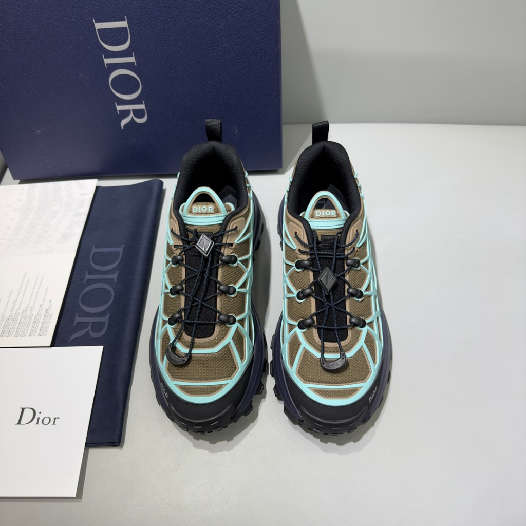 Фейковые Dior x Air Jordan создали по фото в Инстаграме. Скопировали даже ник аккаунта