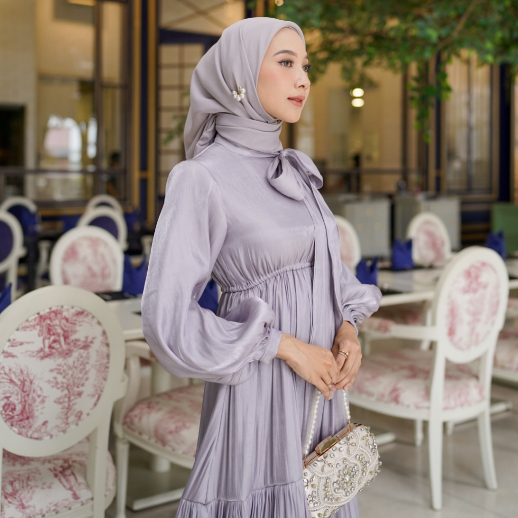 gaun satin bridal hijab