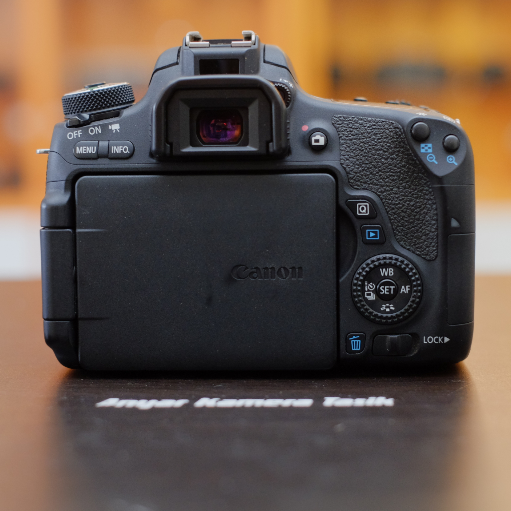 Jual CANON EOS 8000D MULUS SUDAH WIFI & LAYAR SENTUH Jual CANON EOS 8000D MULUS SUDAH WIFI & LAYAR SENTUH