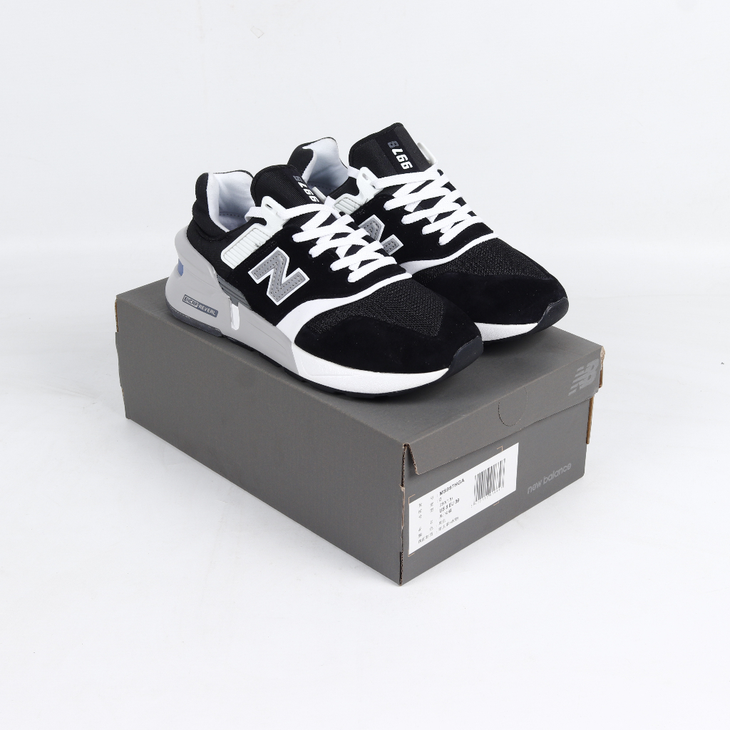 New balance hotsell 997 black white