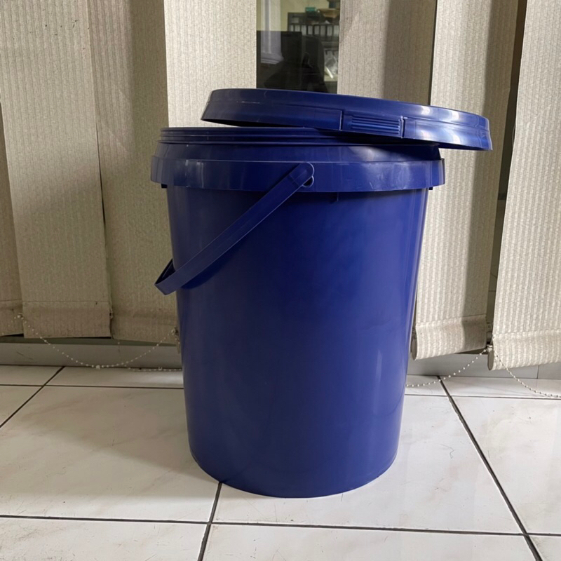 Jual Ember Plastik 20 Liter Pail 20 Liter 25kg Untuk Catmakananpackaging Biru Shopee 8877
