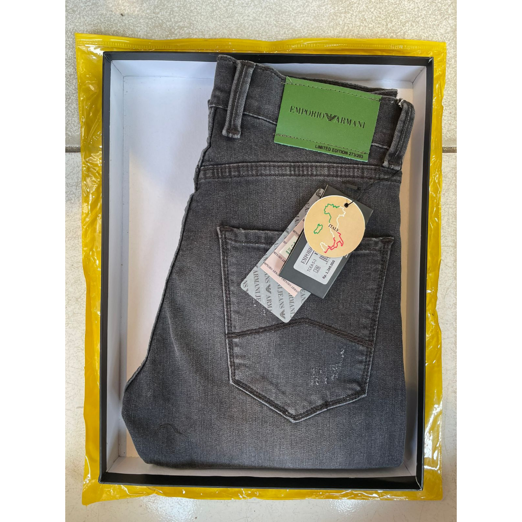 celana import armani pria terbaru dan terlaris best seler jeans karet  slimfit pria terbaru