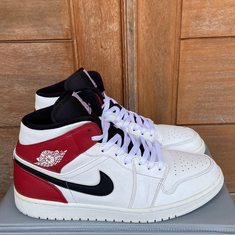 air jordan 1 mid chicago white