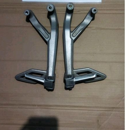 Jual Step / Postep / Footstep Belakang R15 v3 original | Shopee Indonesia