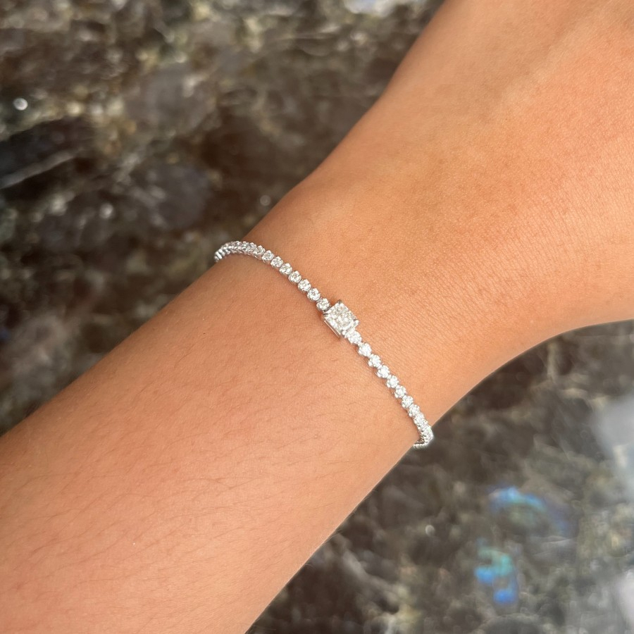 Jual Solitaire Center Diamond Tennis Bracelet | Shopee Indonesia