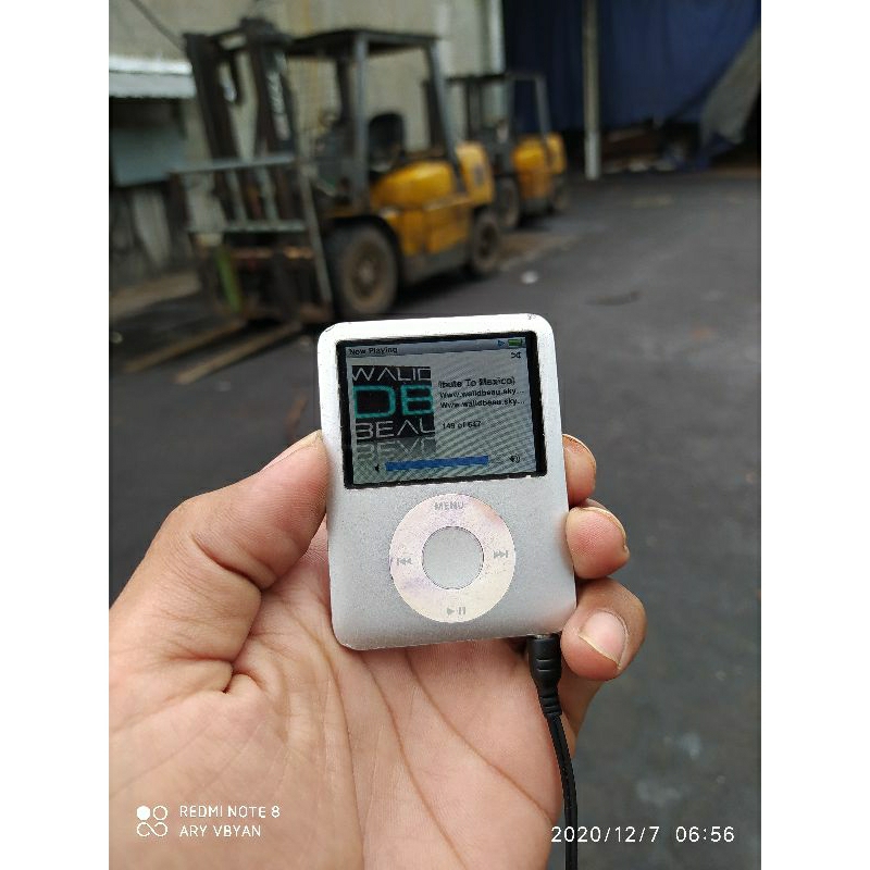 iPod 4GB 初回限定 - ポータブルプレーヤー