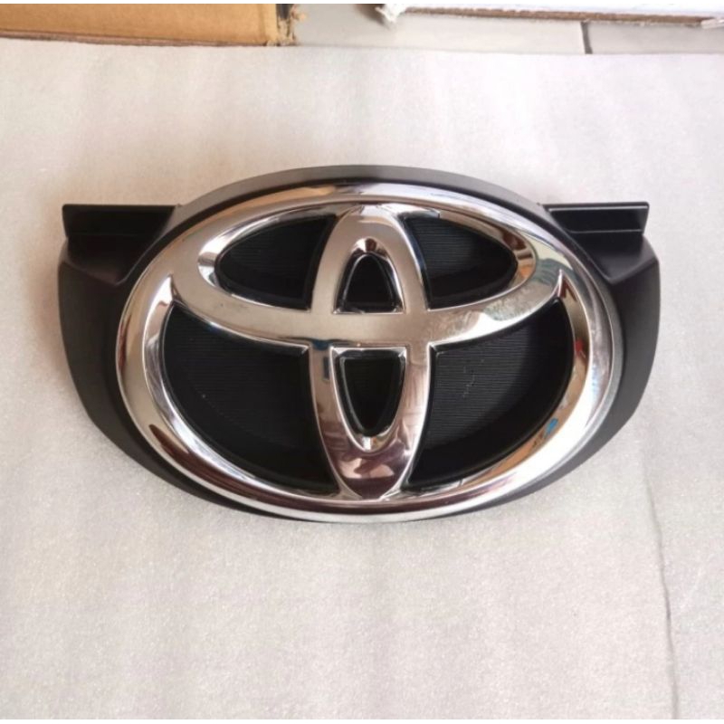 Jual logo emblem simbol gril depan mobil inova 2009 2010 original ...