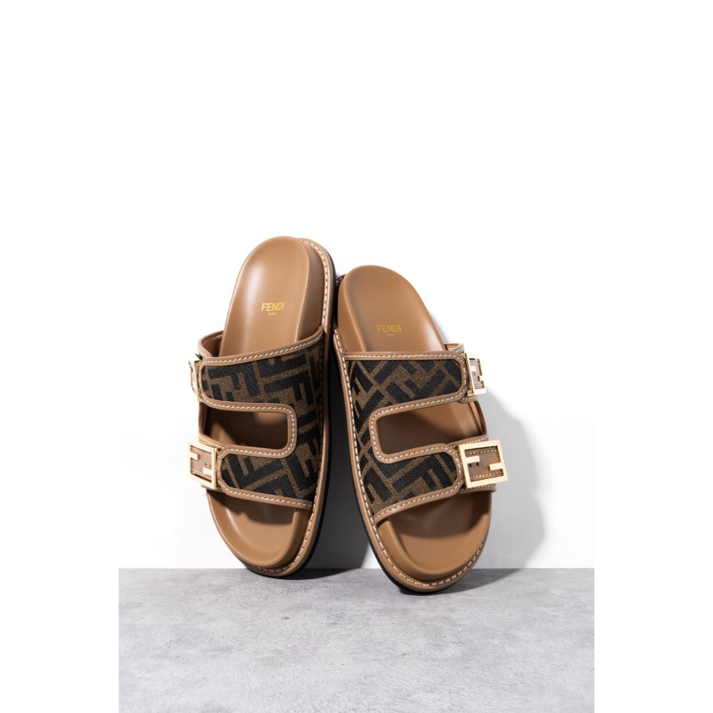 FENDI BAGUETTE MEDIUM-HEEL SANDALS 45 MM IN DESERT SAND CALFSKIN