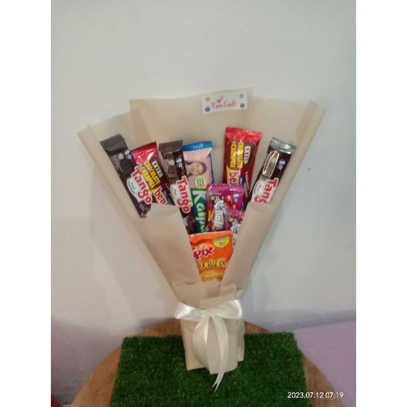 Jual buket snack random | Shopee Indonesia