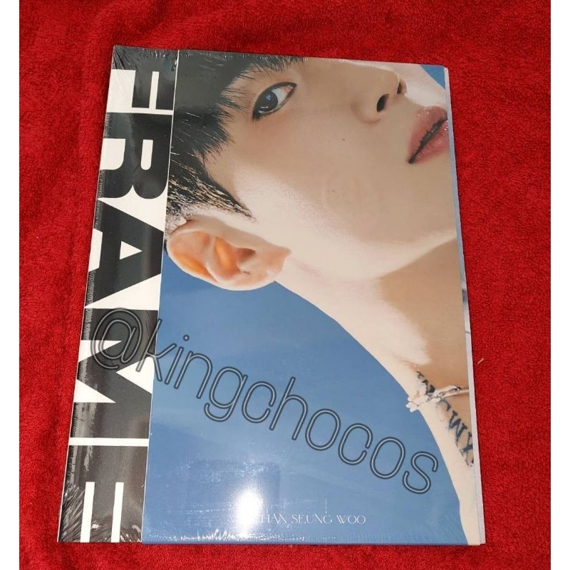 Han Seung Woo - Fade (Out Ver.) 2nd Mini Album Pre-Order + Regali Esclusivi BolsVos (Webzine, Sticker, Photocard)