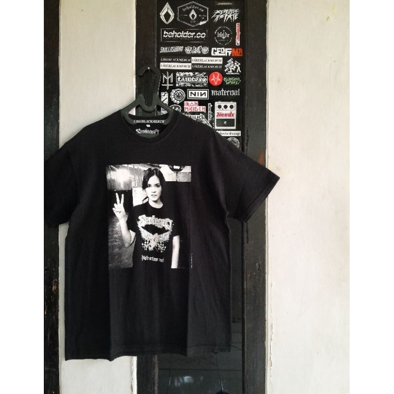Jual T-Shirt SERINGAI X RAISA (Likeblackmerch) | Shopee Indonesia
