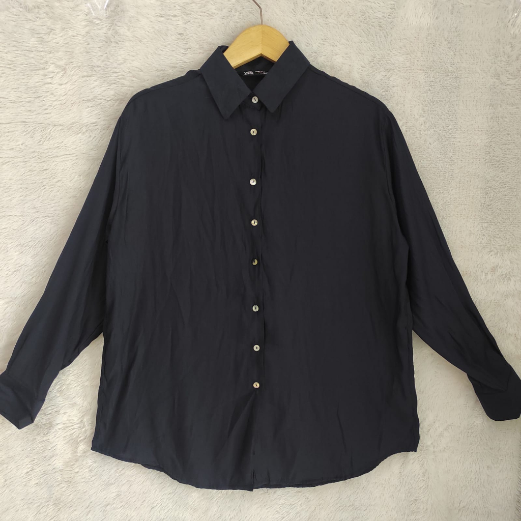 Jual ZR09 - KEMEJA ZARA FULL KANCING POLOS WARNA NAVY | Shopee Indonesia