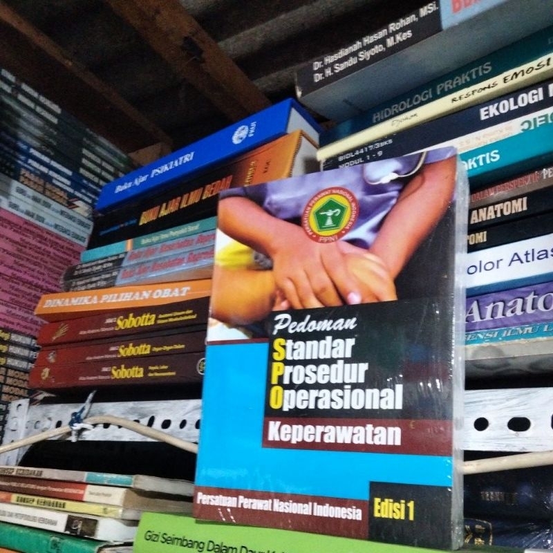 Jual Buku Perawat Pedoman Standar Prosedur Operasional Keperawatan ...