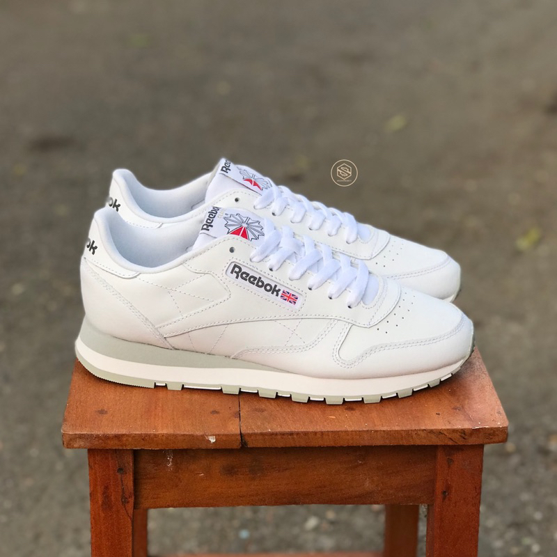 Jual Sepatu Sneakers Running REEBOK CLASSIC CL LEATHER WHITE BLACK GREY ...