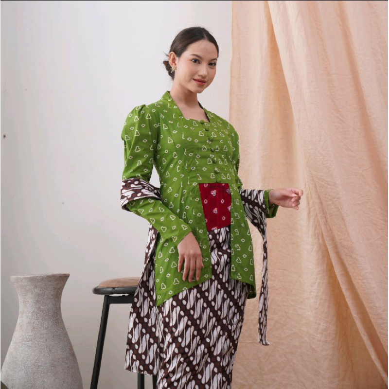 Jual Kebaya Kutubaru Vintage Kain Jumputan Solo / Angking Jumputan ...