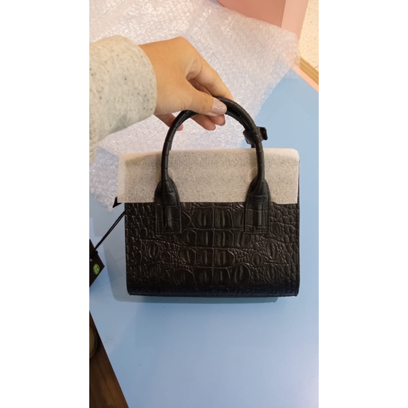 Jual micro croc black aesthetic pleasure Shopee Indonesia