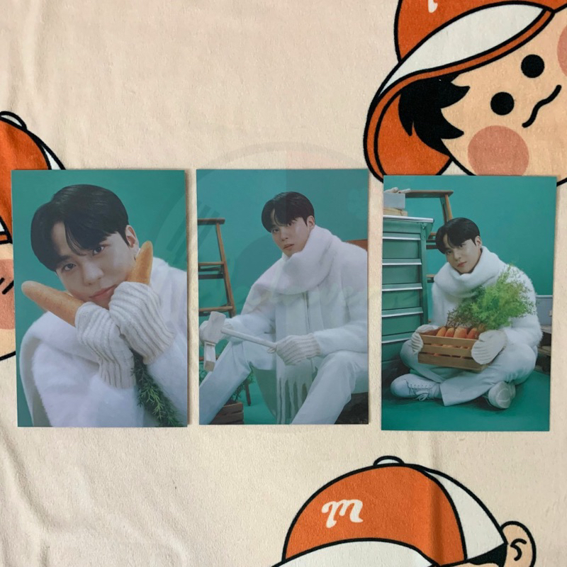 Jual Ateez Winter MD : Snowman Factory Postcard Book Yeosang Jual Ateez Winter MD : Snowman Factory Postcard Book Yeosang