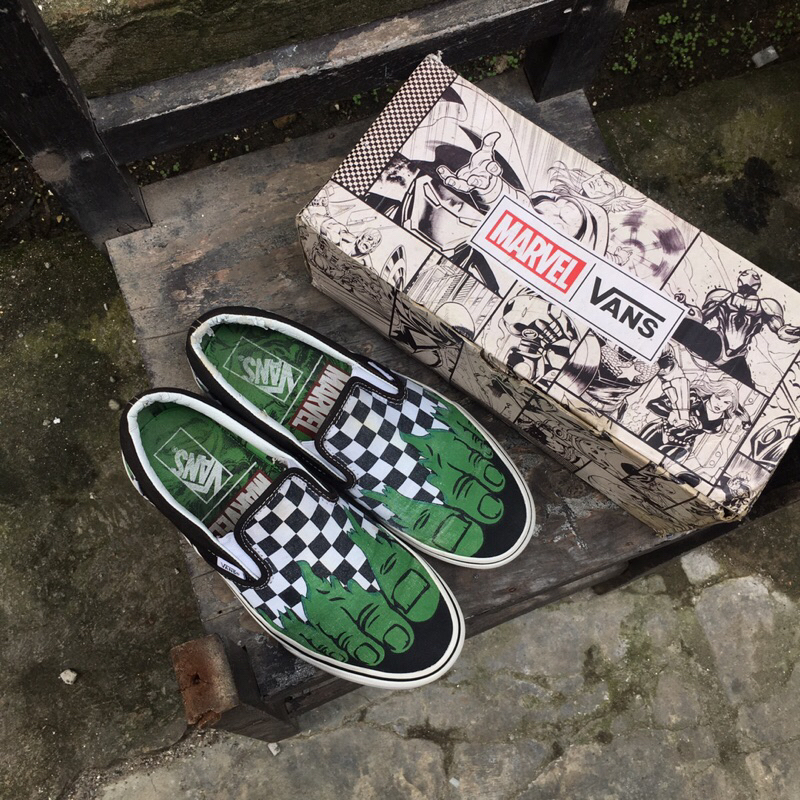 Jual VANS CLASSIC SLIPON x MARVEL HULK CHECKERBOARD ORIGINAL 100 TERJAMIN Shopee Indonesia