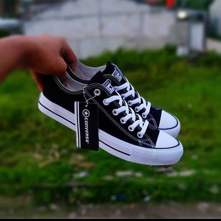 Jual Sepatu Converse Pria Wanita Classic Low Hitam Sepatu Sneakers Sekolah Casual Original Shopee Indonesia