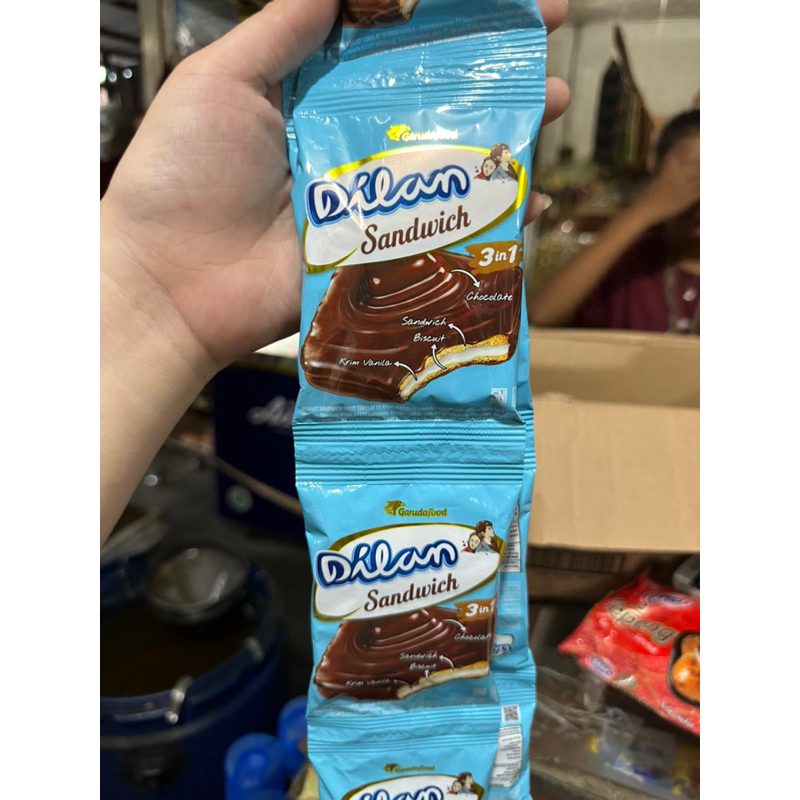 Jual DILAN SANDWICH RENTENG ISI 10 SACHET | Shopee Indonesia
