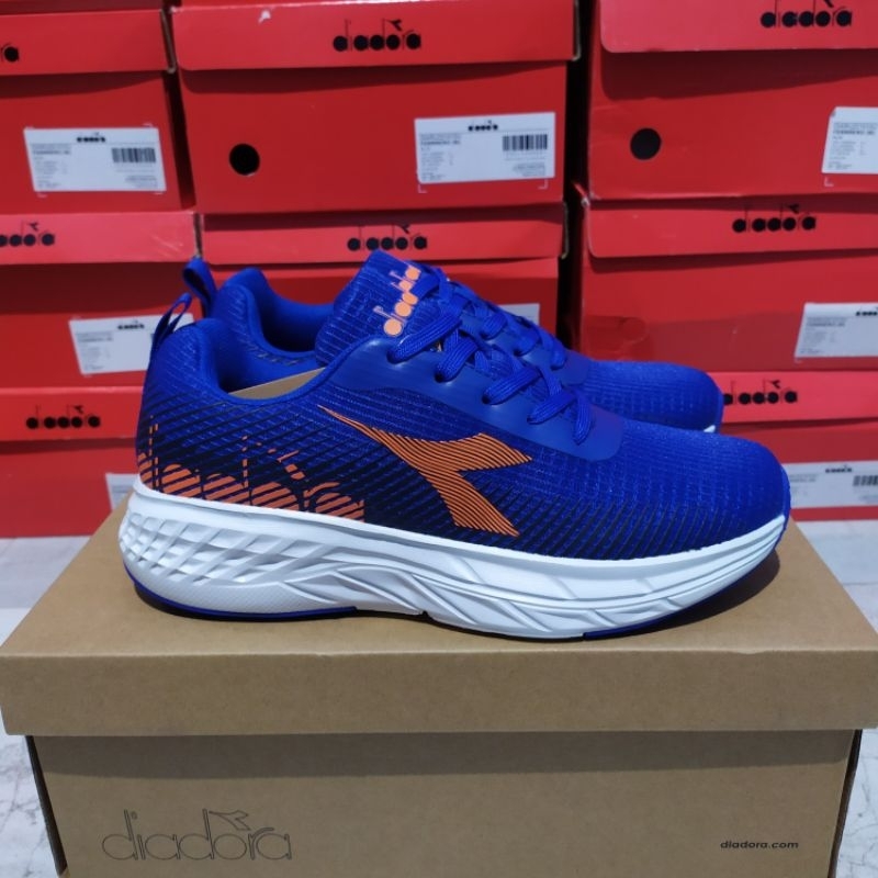 Diadora shop running biru