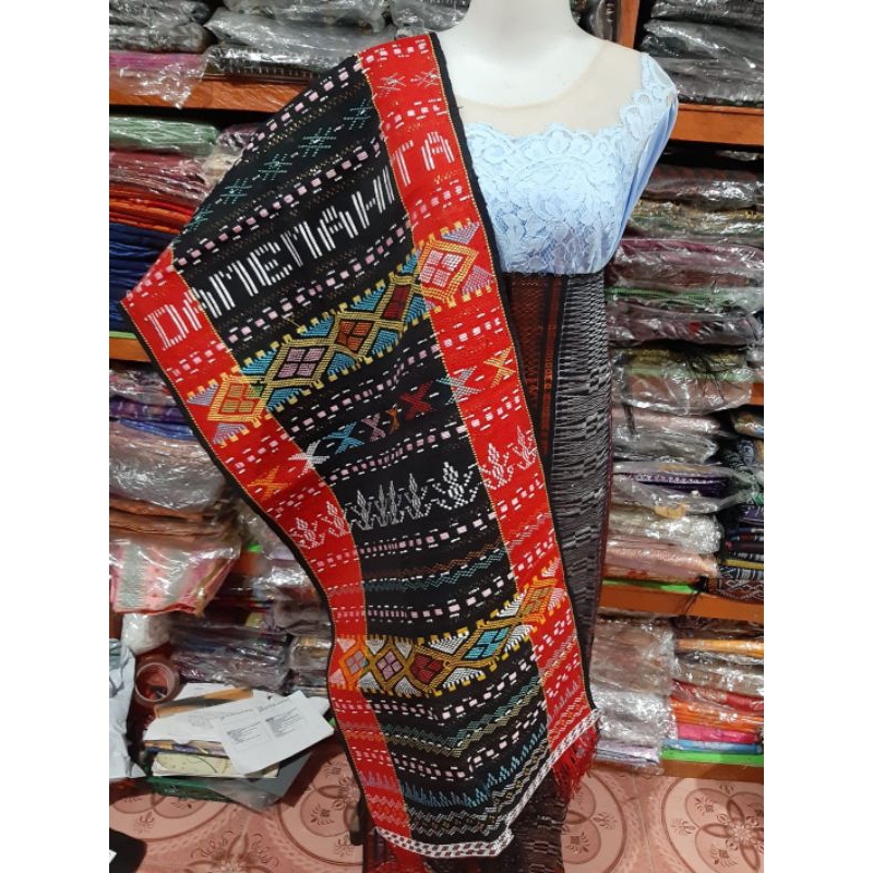 Jual HANDE HANDE BONGGIT NAULI TENUN TANGAN TARUTUNG NUANSA MERAH MARON ...