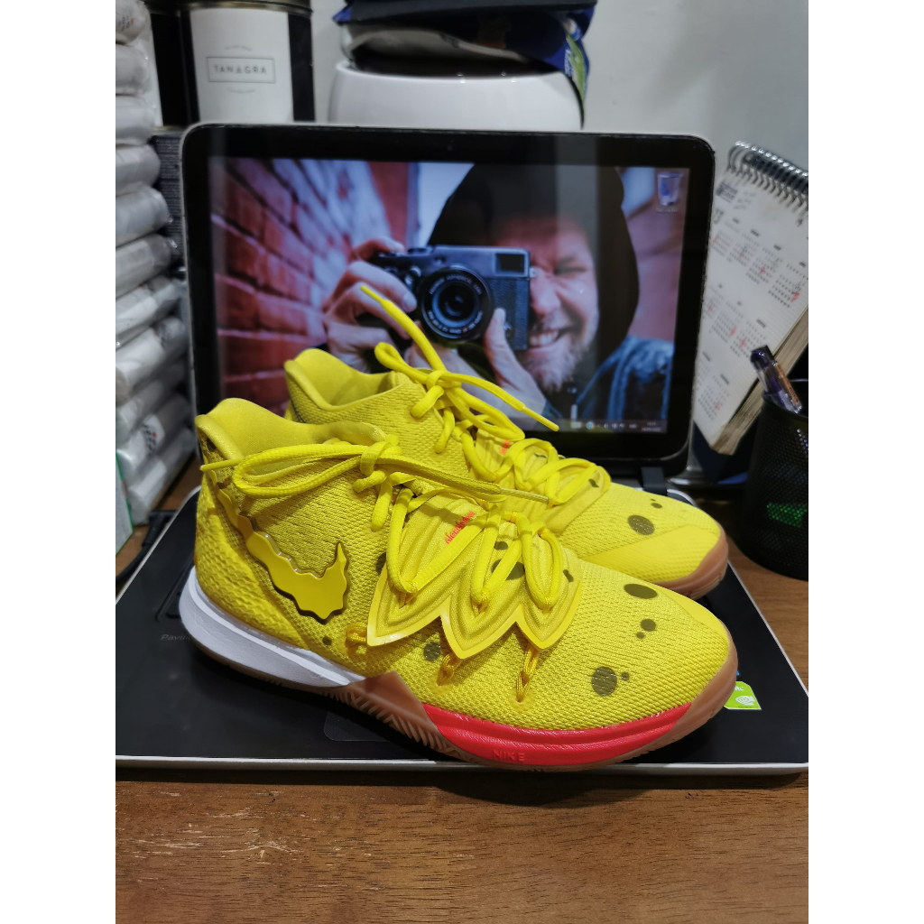 nike kyrie 5 spongebob harga