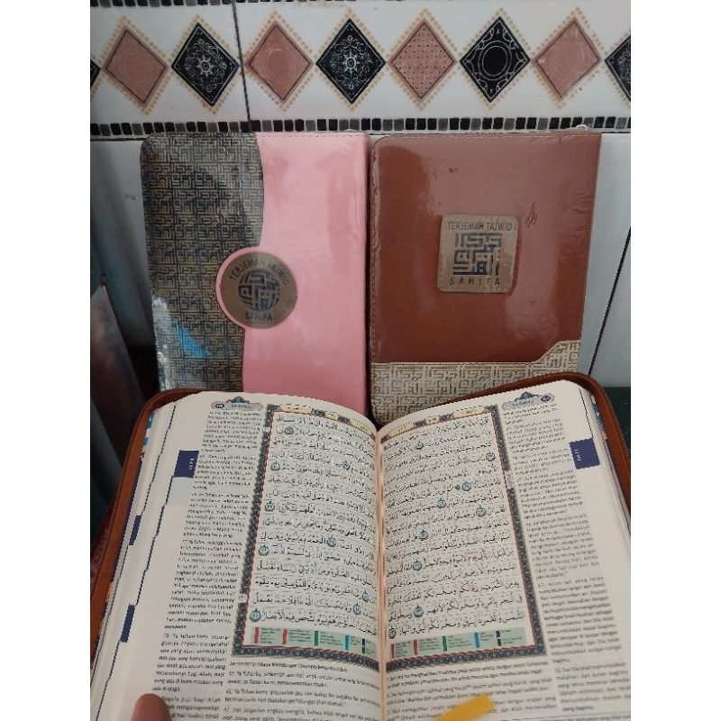 Jual AL QURAN MUSHAF TAJWID WARNA DAN TERJEMAH RESLETING B6 KALEP KUFI ...