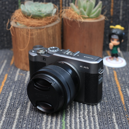 Jual FUJIFILM XA5 Lensa Kit 15-45mm Kamera Mirrorless Fullset Dus Box ...