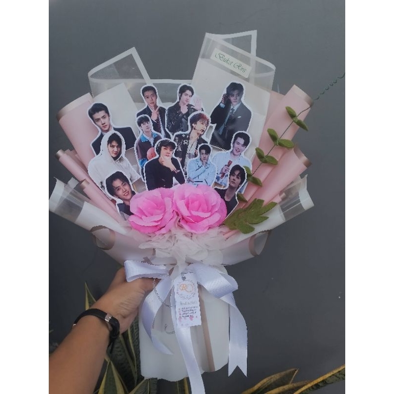 Jual Buket Cutting Photo / Buket K-POP / Buket Custom | Shopee Indonesia