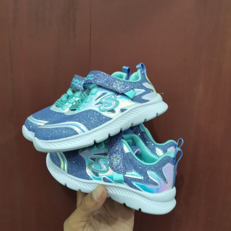 Sepatu Sneakers Anak Perempuan Skechers Star Girls Rainbow Star