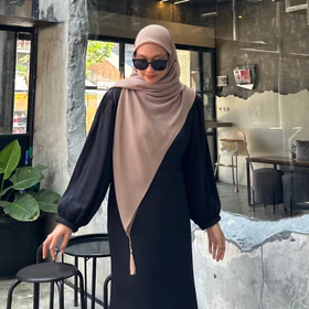 MIMA Square Hijab Shafiyya Ceruty 3 Tassel