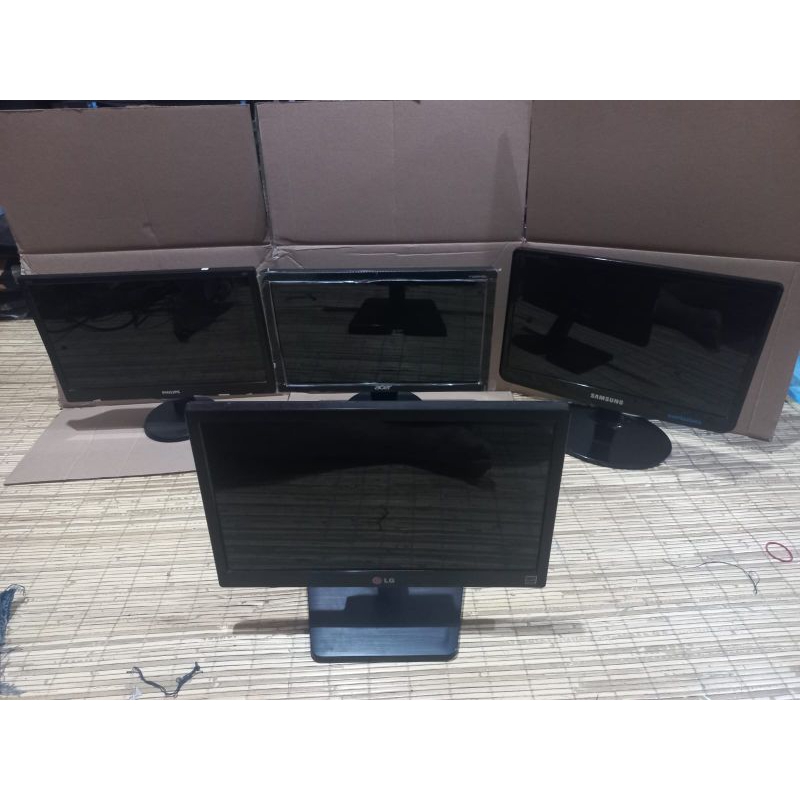 Jual Monitor LED LG 16 inch Widescreen normal port VGA | Shopee Indonesia