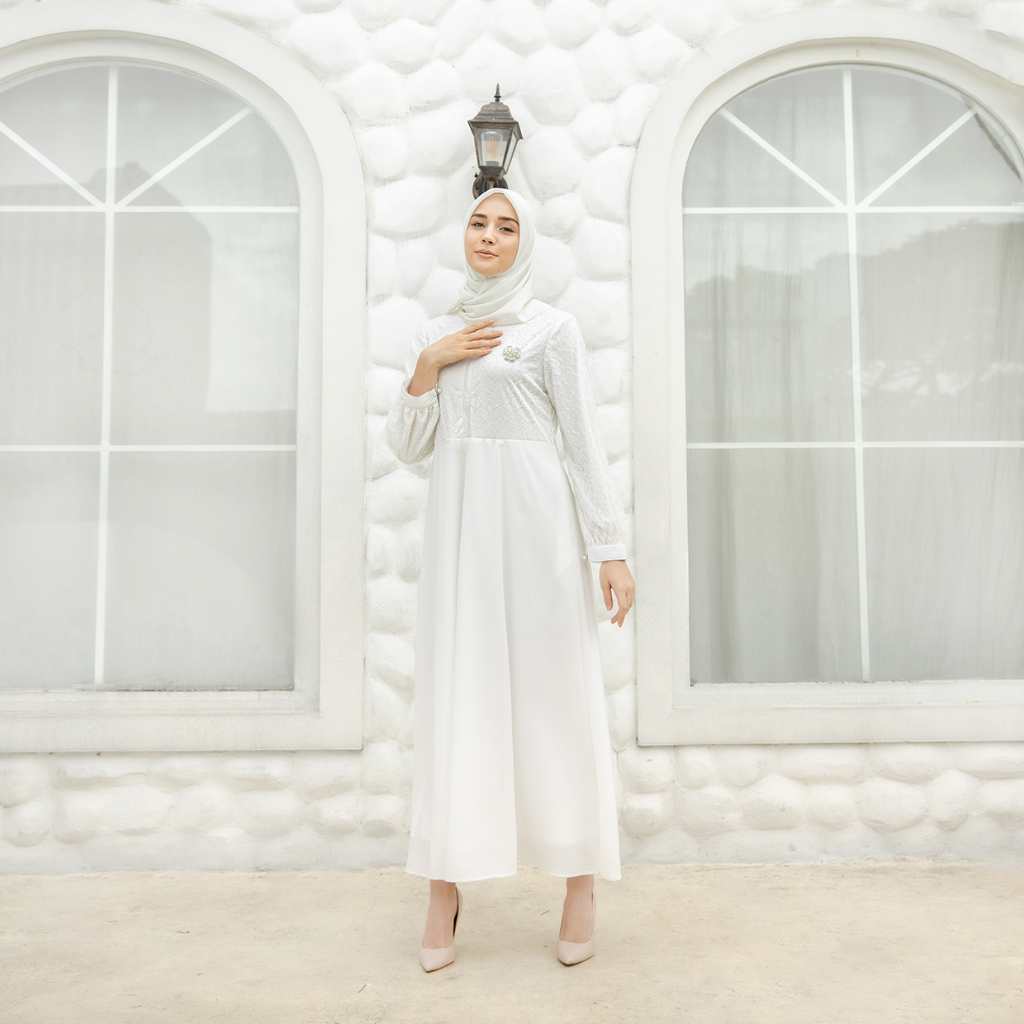 Jual SIMPLICITY White Lace Zipper Maxi Dress Shopee Indonesia