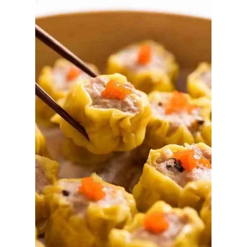 Dimsum ayam yang siap disajikan dengan berbagai saus pelengkap