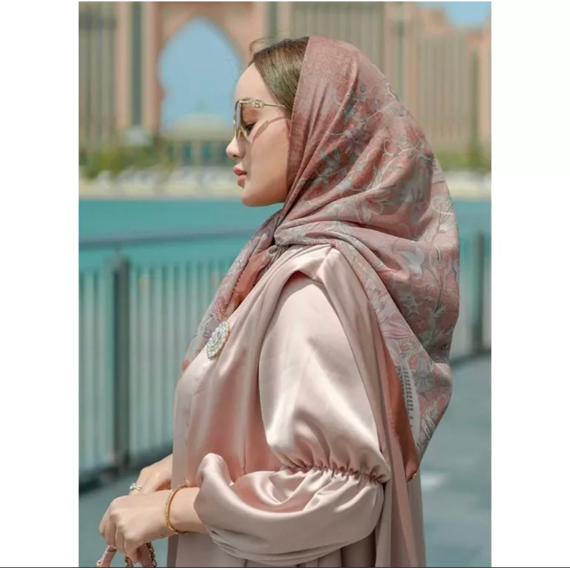 Jual BUTTONSCARVES DUBAI SERIES SQUASH (PRELOVED) Shopee Indonesia