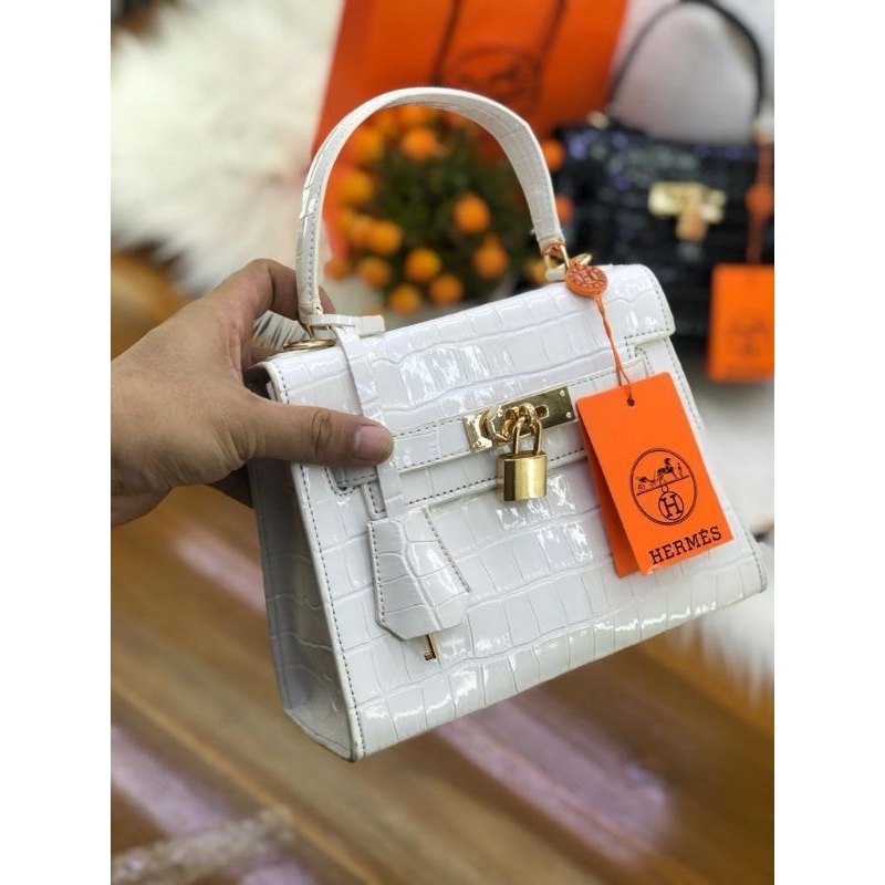 Hermes merek tas - Harga 340 rb Hermes Birkin sellier croco lether Kwalitas  semipremium Bahan croco leather silver hardware UK 30×23×12 Berat 1,1 kg  Warna purple