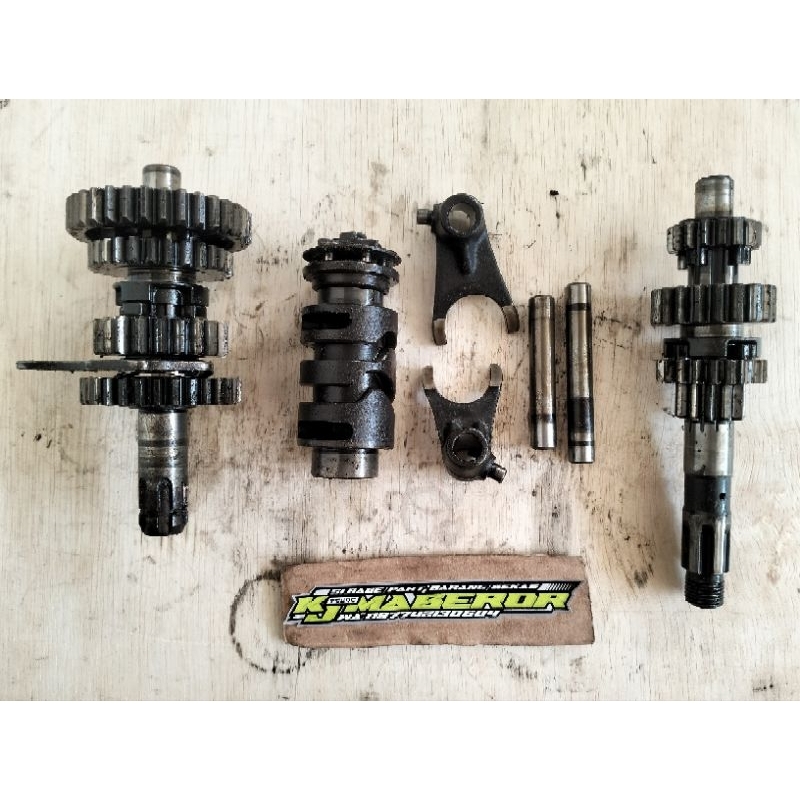 Jual Gigi Rasio Gear Ratio Transmisi Suzuki Smash 110 Lama / Smash New ...