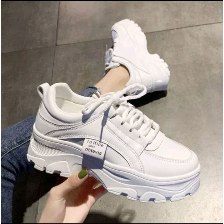 Promo GROSIRTAS LV FREE BOX LV0122 Sepatu Sneakers Wanita Import