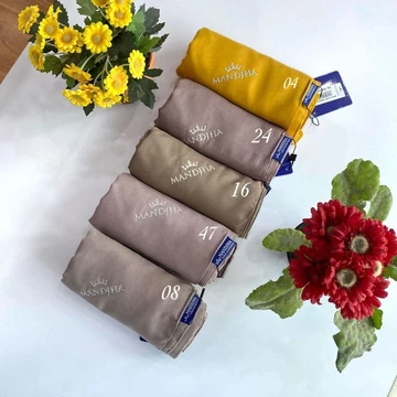 Essential Polos Basic Scarf Mandjha Ivan Gunawan Fashion Hijab Segi Empat Glitter Voal